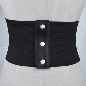 Cintura corsetto elastica larga da donna in nero con bottoni automatici in metallo dorato