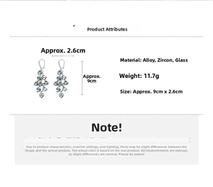 Vue détaillée des boucles d'oreilles cœur en zircon bleu avec dimensions et spécifications