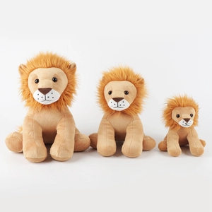 Peluche de lion animal rembourré en petites moyennes et grandes tailles sur fond blanc