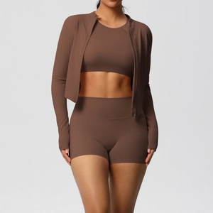 Détails de l'ensemble de fitness 3 pièces marron foncé avec veste zippée et short