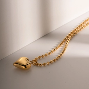 Classic 18k gold plated stainless steel heart pendant necklace with elegant bead chain
