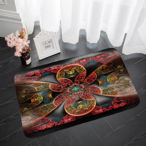 Detailansicht einer Blumen-Flanell-Badematte mit Fraktalkunst auf dunklem Holzboden