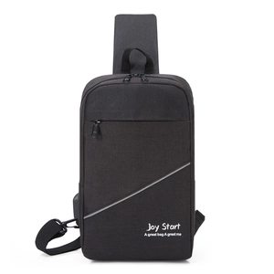 Schwarze strapazierfähige Brusttasche mit Reflektorstreifen und USB-Port für Reisen