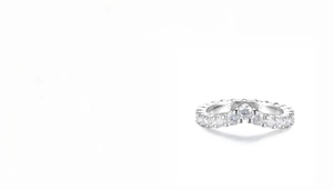 Vue détaillée de la bague en forme de V en argent sterling S925 avec zircons brillants