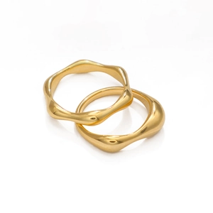 Minimalist 18k gold plated wave rings with irregular polished texture in two-piece set