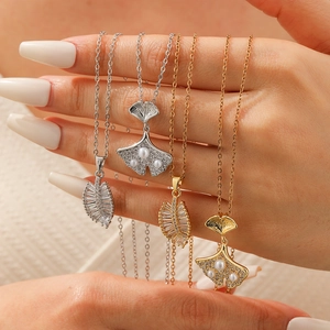 Elegant Leaf Pendant Necklace With Stainless Steel Chain Copper Zircon And Faux Artificial Pearl Sparkling Jewelry For Women