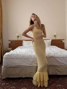 Gelbes Häkel-Maxikleid mit Lochmuster und Volant-Saum im Meerjungfrau-Stil für Sommer