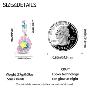 Detailed view of luminous shell and star bead with dimensions and coin size comparison