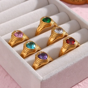 Set of 18K gold plated stainless steel rings with colorful heart-shaped zirconia stones