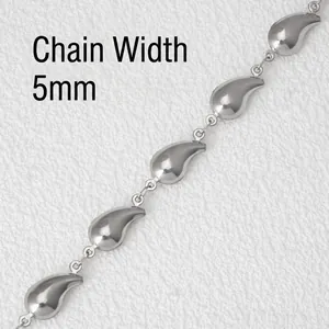Close-up of 5mm wide stainless steel waterdrop chain link with a polished mirror finish