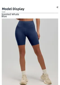 Détail du short de fitness taille haute bleu baleine en tissu extensible de yoga