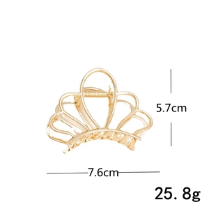 Detail showing dimensions of 7.6cm x 5.7cm for the gold crown metal hair claw clip