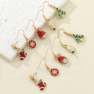 Set di Orecchini a Tema Natalizio in Lega con Perle Artificiali e Strass Pupazzo di Neve Renna Albero Gioielli Donna