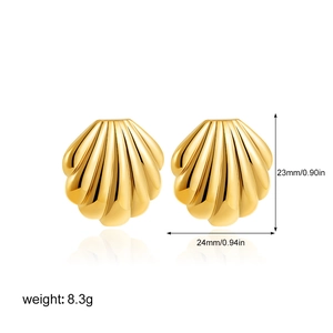 Detailed view of 18K gold stainless steel shell earrings with 23x24mm size dimensions