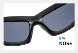 Primer plano del cómodo puente nasal de las gafas de sol negras de estilo futurista Y2K