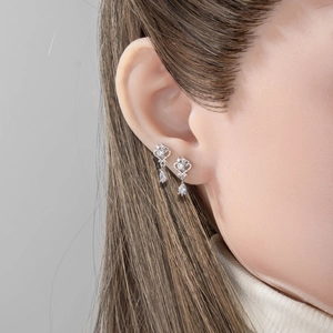 Exquisite hollow heart and teardrop crown earrings set with clear crystals for women