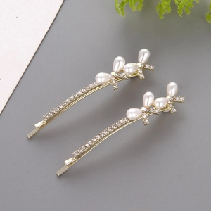 Elegant gold pearl hair clips set with rhinestones for women, minimalist style