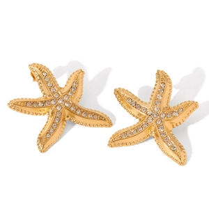 Elegant 18K gold starfish stud earrings with sparkling rhinestones on white background