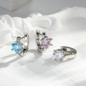 Orecchini A Cerchio Huggie In Zircone Rotondo Da Donna Design A Sei Griffe Zirconia Cubica Gioielli Per Piercing Alla Cartilagine Argentato