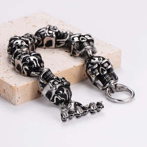 Vintage silver skull links bracelet with heavy chain and O-ring clasp for men