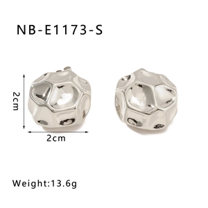 Detailed view of silver irregular faceted earrings with dimensions 2cm and weight 13.6g