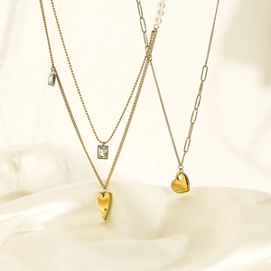 Collier Avec Pendentif Cœur en Acier Titane pour Femme Or Électroplaqué Minimaliste Perle Artificielle Strass Bijoux