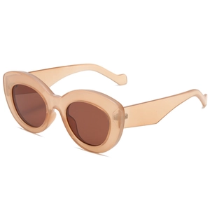 Retro cat-eye sunglasses with transparent champagne resin frames and brown lenses