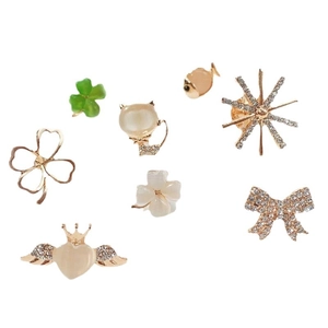 Floral cat-eye stone brooches set with crystal rhinestones in various cute shapes