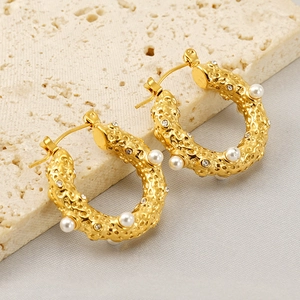Boucles D'oreilles Créoles Martelées Vintage Plaqué Or 18K Acier Inoxydable Avec Künstliche Perle Et Strass Pour Femmes