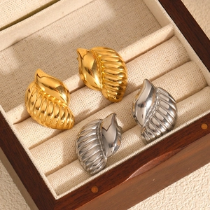 Vintage Shell Waterdrop Earrings Women 18K Gold Plated Stainless Steel Textured High-End French Style Mirror Polish Design