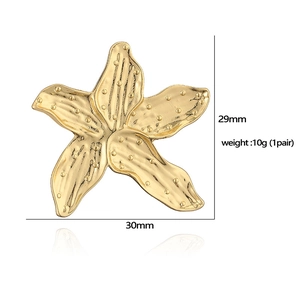 Golden starfish stud earrings with textured detail and 30mm ocean-inspired design