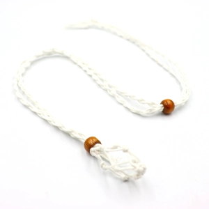 Collar de cuerda blanca trenzada a mano con cuentas de madera y red ajustable para piedras