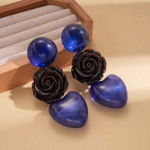 Boucles d'oreilles pendantes rétro en résine, motif fleur et cœur bleu et noir