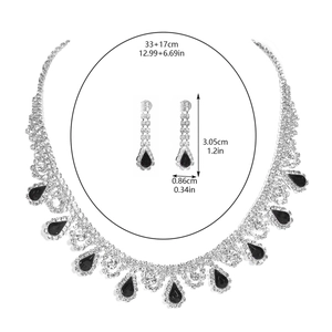 Dimensions détaillées du coffret bijoux avec collier et boucles d'oreilles