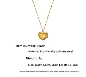Spécifications détaillées du collier pendentif cœur en acier doré avec dimensions