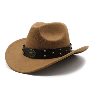 Chapeau de cowboy classique en feutre de laine camel avec bandeau cuir et boucle de taureau