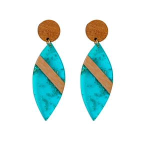 Boucles d'oreilles minimalistes en bois et résine bleue avec feuille d'or et argent