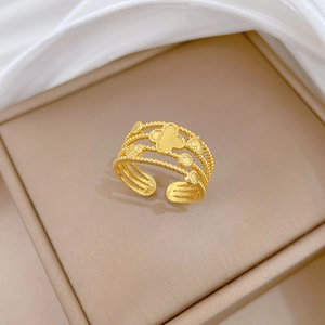 Anello dorato regolabile con design multistrato, quadrifoglio e piccoli cuori