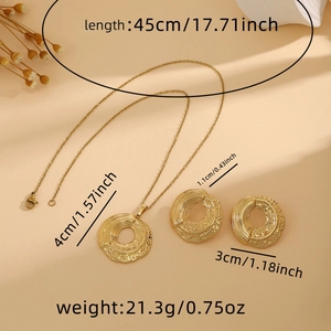 Detailed view of hammered gold leaf pendant set with precise size and weight dimensions
