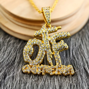 Collier hip hop plaqué or avec pendentif casque de football et lettres OTF serties