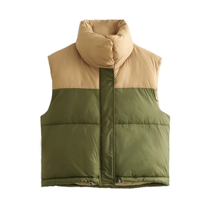 Gilet matelassé bicolore kaki et vert avec col montant et cordon de serrage ajustable