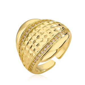Retro 18K gold plated wide band ring with diamond lattice pattern and zircon stones