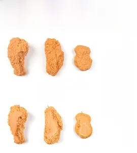 Confronto dettagliato che mostra la consistenza realistica del pollo fritto a 360 gradi