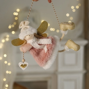 Ange de Noël suspendu en peluche rose et blanc avec des ailes et bottes dorées pailletées