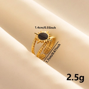 Detail of 18k gold plated sun ring with size 1.4cm and weight 2.5g dimensions