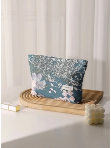 Elegant emerald floral jacquard makeup bag with large capacity and portable handle