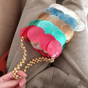 Handgefertigte bunte Pailletten-Perlentasche mit goldenem Perlenketten-Griff für Damen