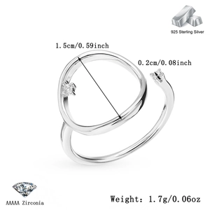 Makroaufnahme des S925 Silberrings mit 1,5 cm Innendurchmesser und 1,7 g Gewichtsangabe