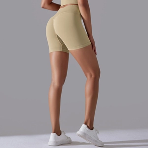 Vue détaillée du short de yoga sans couture taille haute avec couture push-up fessier