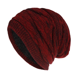 Berretto invernale unisex in maglia rossa e nera con calda fodera interna in pile
